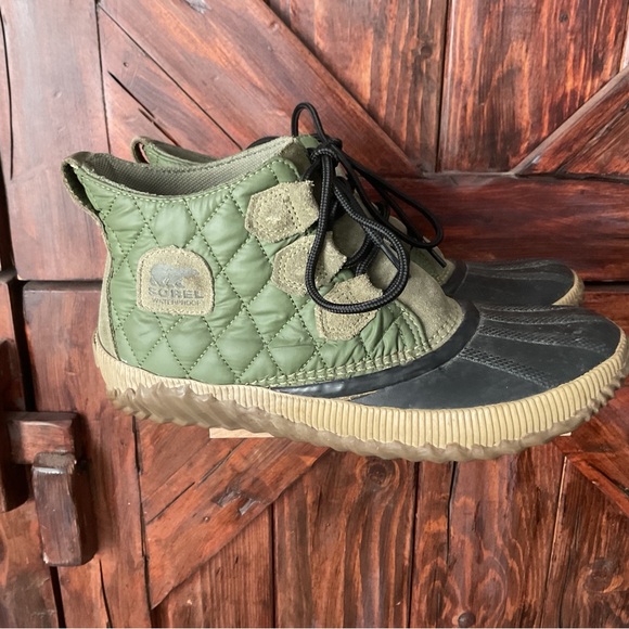 Sorel OUT AND ABOUT Green Waterproof Quilted Lace-Up Duck Boots - Picture 6 of 8